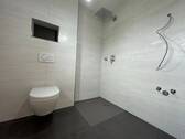 Gäste-WC mit Dusche - 