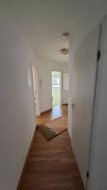 Flur vom Bad aus gesehen - 