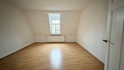 Schlafzimmer.jpeg - 2 Zimmer Etagenwohnung in Nürnberg