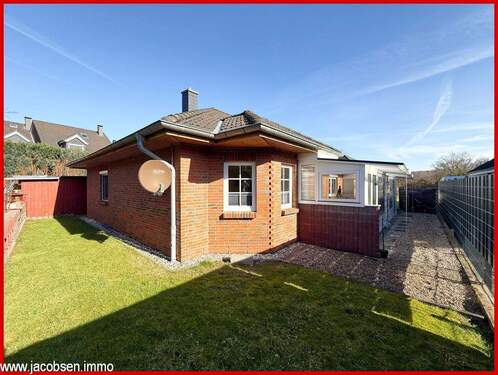 Süd-West-Ansicht - Entspannt leben in allen Lebensphasen - ebenerdiger, gepflegter Bungalow in beliebter Wohnlage