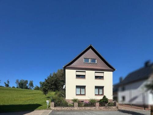 Vorderseite - 6 Zimmer Einfamilienhaus zum Kaufen in Deensen