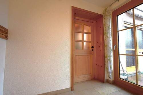 1.OG: Eingang zur Wohnung und zur Terrasse DSC.JPG - 