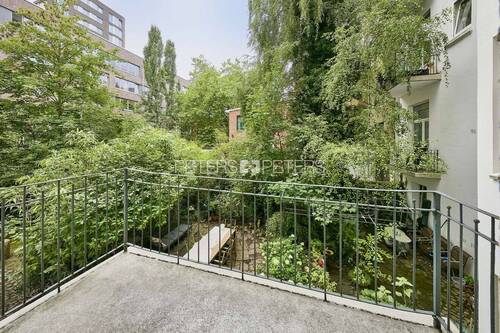 Balkon zum Hof - Etagenwohnung mit 83,10 m² in Hamburg zum Kaufen