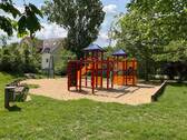 Spielplatz - 01.10.25-AJ an CS, MB 01.11.25. Was für die größere Familie. 4 Zimmer am Rande der Stadt.