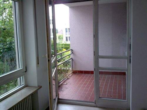 überdachter Balkon - 3 Zimmer Etagenwohnung in Würzburg