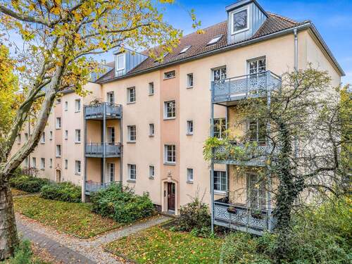 Hausansicht vorne - 3 Zimmer Etagenwohnung zum Kaufen in Berlin