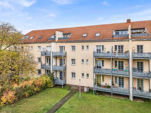 Hausansicht hinten - 3 Zimmer Etagenwohnung in Berlin