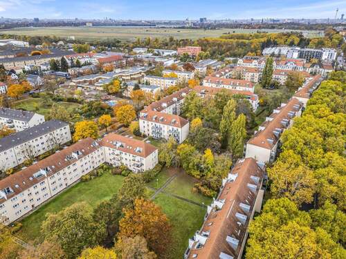 Ansicht Haus von oben - Etagenwohnung mit 75,00 m² in Berlin zum Kaufen