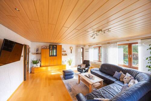 Wohnzimmer - 1 Zimmer Mehrfamilienhaus, Wohnhaus in Alfdorf