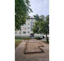 Familienwohnung mit Garten: 4,5 Zimmer im Erdgeschoss in Sinsheim, Haustiere möglich