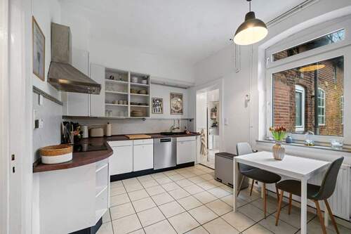 Küche im Erdgeschoss - 8 Zimmer Mehrfamilienhaus, Wohnhaus in Hohenwestedt