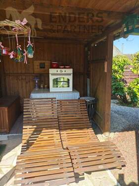 Überdachung am Gartenhaus mit Pizzaofen - 