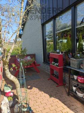 Terrasse neben dem Wintergarten - 