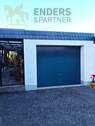 Garage und Tür zum Zwischentrakt - 