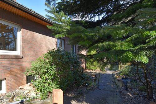 Fischteich mit Brücke - Naturoase - Bungalow mit 149,00 m² in Munster zum Kaufen