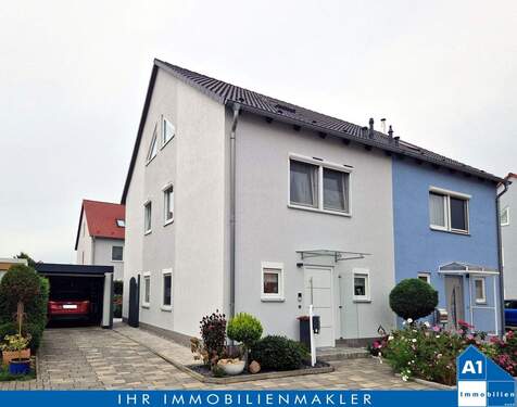 Hausansicht - Bezugsfertige, gepflegte und instandgesetzte Doppelhaushälfte in Teutschenthal