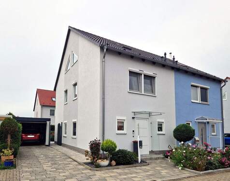 Hausansicht - 5 Zimmer Doppelhaushälfte zum Kaufen in Teutschenthal