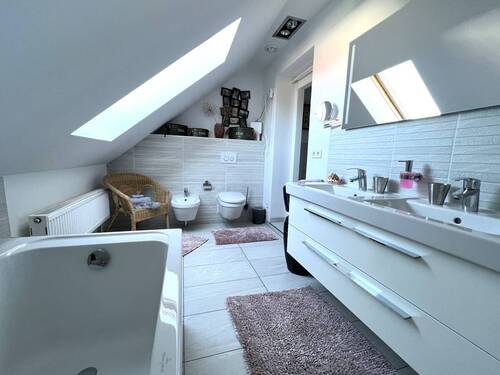 Bad im Dachgeschoss - 