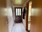 Flur Eingangsbereich - 4 Zimmer Einfamilienhaus zum Kaufen in Neufeld