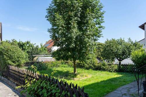 Vorgarten - 4 Zimmer Einfamilienhaus zum Kaufen in Schwindegg