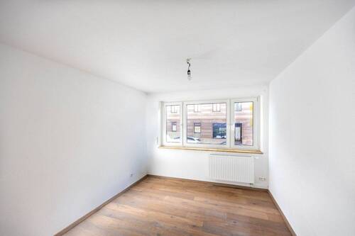 Schlafzimmer - 3 Zimmer Etagenwohnung zum Kaufen in Stuttgart