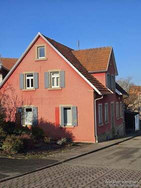 Seitenansicht - 7 Zimmer Einfamilienhaus zum Kaufen in Eppingen