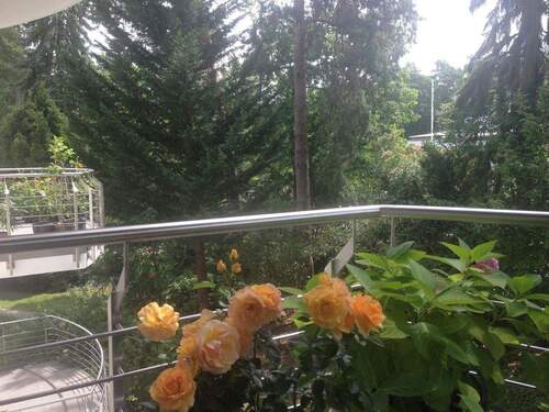 Balkonterrasse 2 - 4 Zimmer Etagenwohnung in Berlin