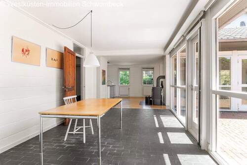 Wohnzimmer mit Ausgang zur Terrasse - 