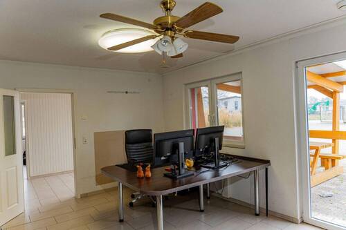 Büro 1 - 
