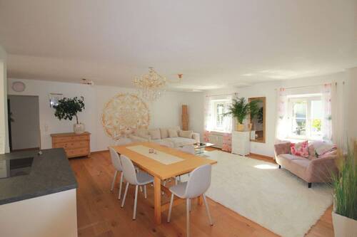 Wohnzimmer - Etagenwohnung mit 130,00 m² in Kolbermoor zum Kaufen
