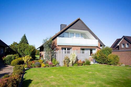 01 - Schick modernisiert und top in Schuss: Zweifamilienhaus in Schwagstorf!