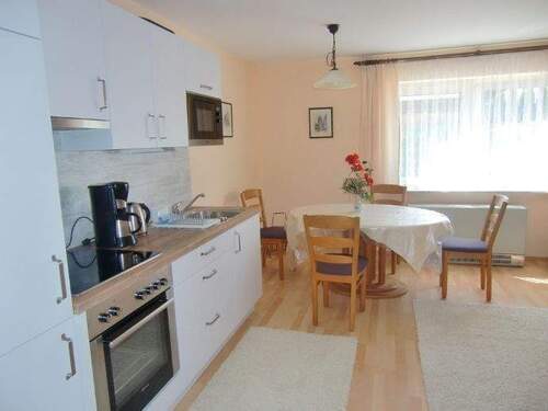 Wohn- und Essbereich mit Küche - 2 Zimmer Etagenwohnung zur Miete in Langenargen