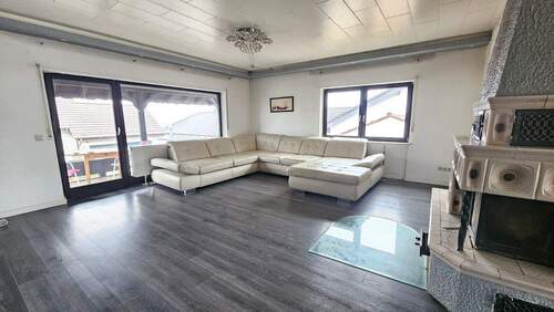 Teilansicht Wohnz. mit Kamin.jpg - Einfamilienhaus mit 164,00 m&sup2; in Einselthum zum Kaufen