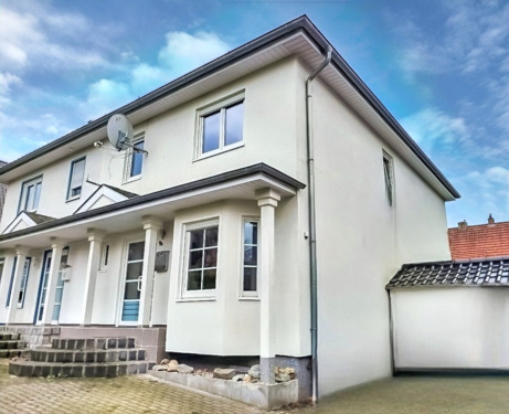 Vorderseite - Familienfreundliche Doppelhaushälfte in ruhiger Sackgassenlage