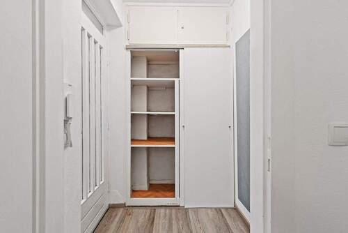 Diele - Etagenwohnung mit 46,70 m&sup2; in Hamburg zum Kaufen