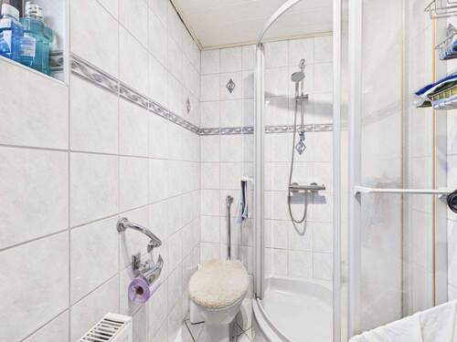Bad mit Dusche OG - 