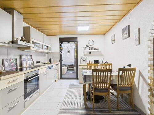 Küche mit Zugang zur Terrasse EG - 