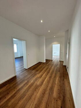 Flur - Erstbezug nach Kernsanierung - 133 m² 