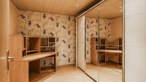 Ankleide/Büro - 