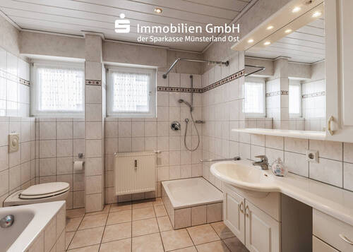 Badezimmer (EG) - 