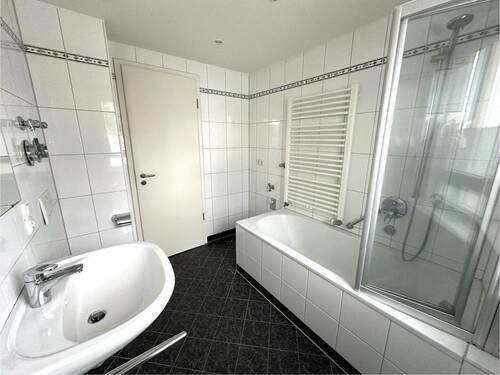 Bad - Etagenwohnung mit 71,60 m² in Dachau zum Kaufen