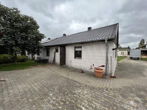 Bestandsgebäude - Grundstück in Möhrendorf