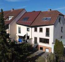 Doppelhaushälfte mit Garage und Kfz-Stellplatz in Herzogenaurach-Nähe Rehaklinik