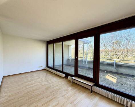 Wohnzimmer - Etagenwohnung mit 77,00 m&sup2; in Karlsruhe zum Kaufen