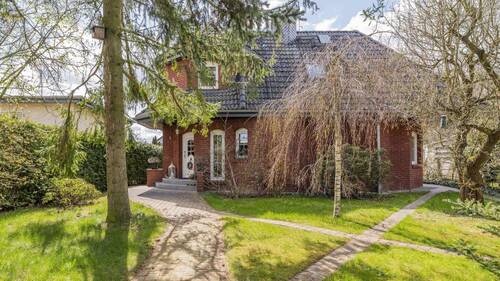 Blick auf das Haus - Exklusive Gelegenheit: Hochwertiges EFH mit zusätzlicher Bauoption auf 1.086 m² Grundstück