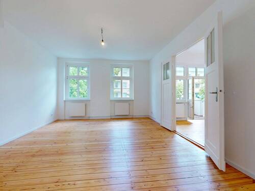 Wohnbereich - Ihre neue Traumwohnung - saniert, Altbaucharme, Balkon, 3 Zimmer, Einbauküche!
