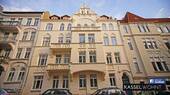 Straßenansicht 3 - 4 Zimmer im Dachgeschoss suchen neue Mieter