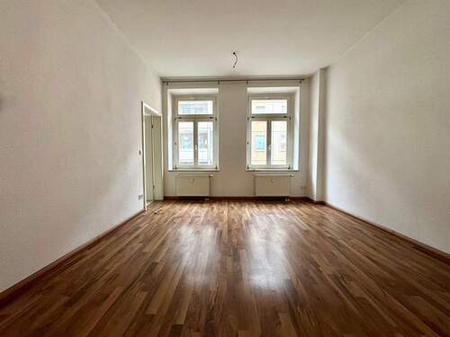 Wohnzimmer - Dresden-Neustadt: 2-Zimmer-Wohnung mit Einbauküche zu vermieten