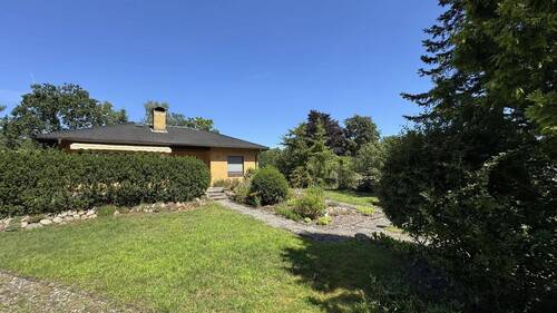 Ansicht vorn mit Vorgarten - Einfamilienhaus mit 100,00 m&sup2; in Gusborn zum Kaufen