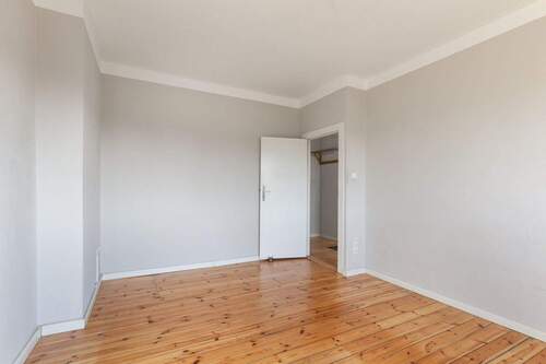 Wohnzimmer - 2 Zimmer Etagenwohnung zum Kaufen in Berlin